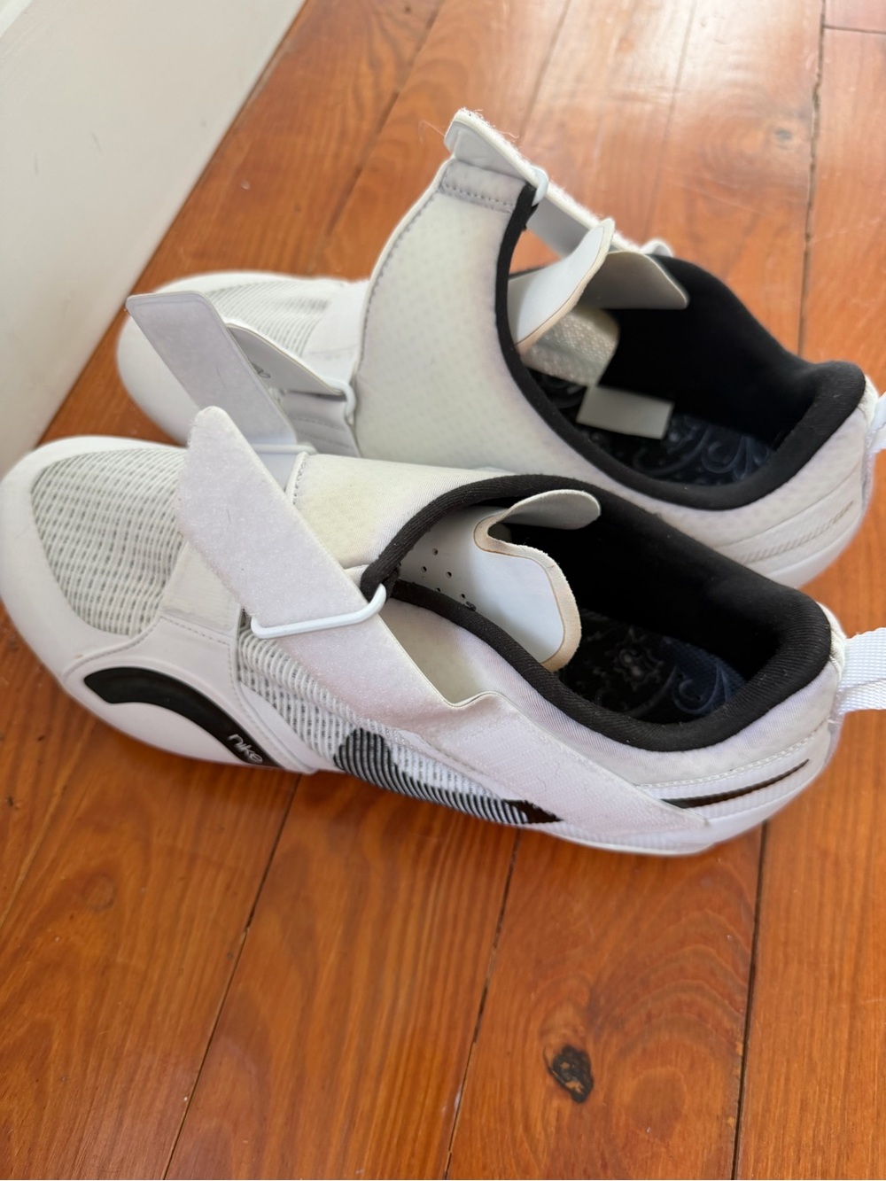 Nike White and Black Cycle Shoes with Peloton clips